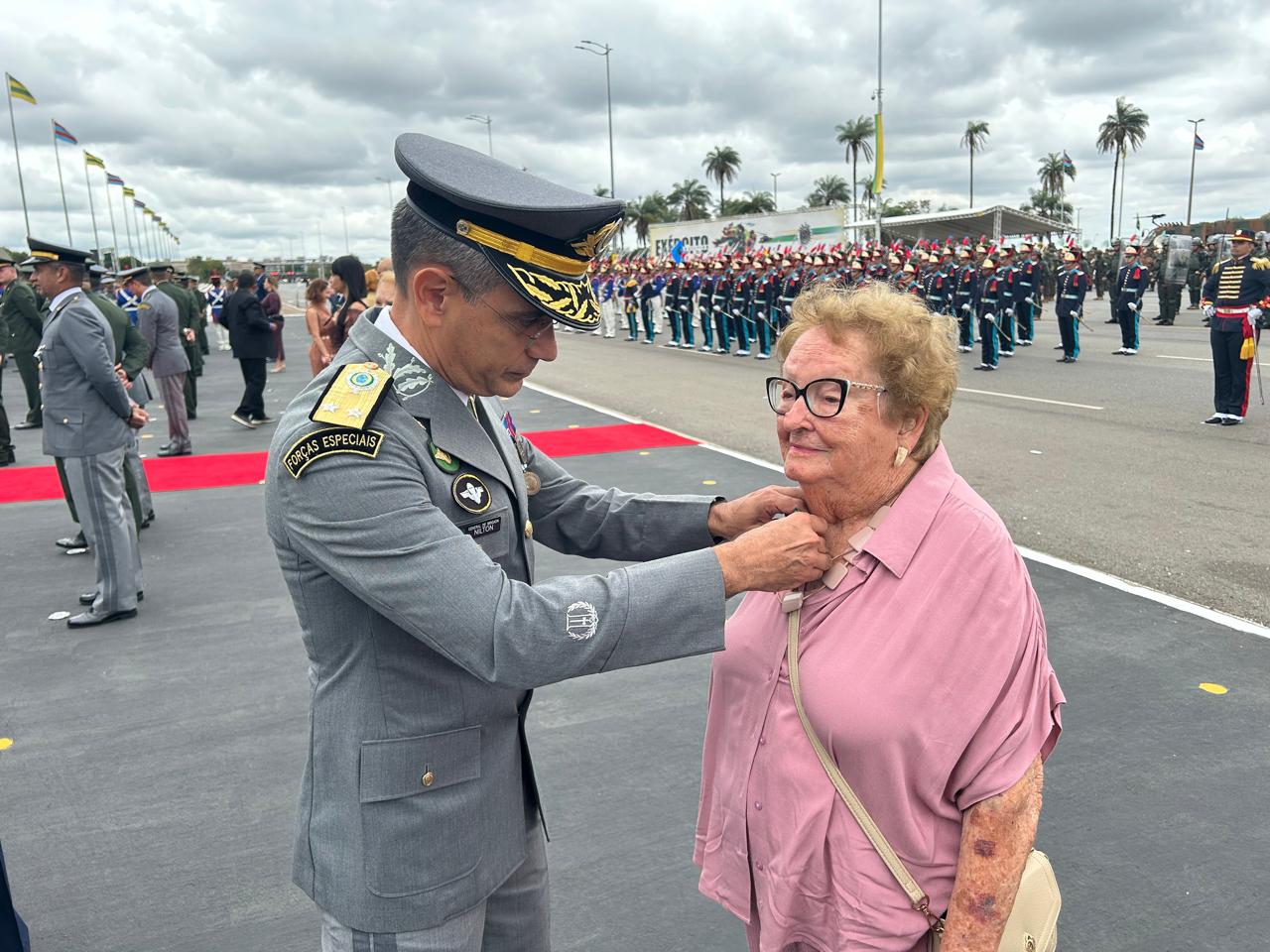 Nossa Rainha do Ar recebe a Medalha do Exército Brasileiro 2026