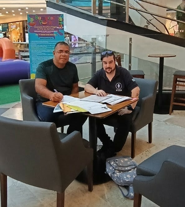Reunião entre o presidente executivo PT2ZDX e o presidente do conselho PT2AC