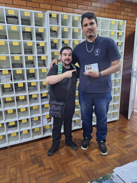 LABRE-DF retira cartões QSL do Bureau Nacional